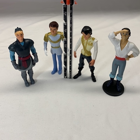 Disney Prince Figurines - Lot of 4 - Picture 2 of 8